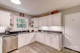 110 Spring Path, Hendersonville, NC 28739 - Photo 11