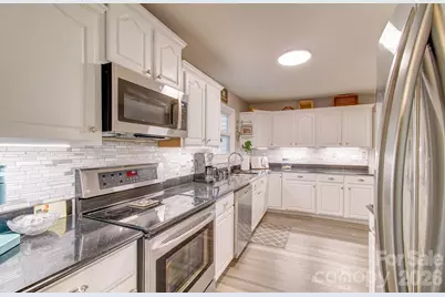 110 Spring Path, Hendersonville, NC 28739 - Photo 13