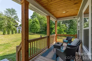 17 Baxter Woods Ln, Candler, NC 28715 - Photo 5