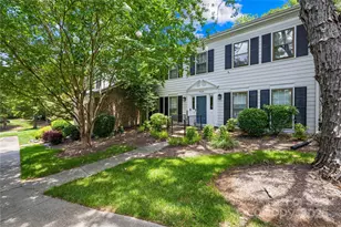 7528 Red Oak Ln, Charlotte, NC 28226 - Photo 3