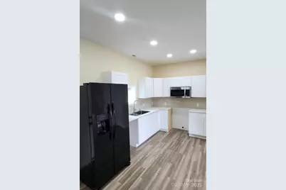 306 E Ratchford Avenue, Gastonia, NC 28054 - Photo 5