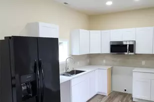 306 E Ratchford Ave, Gastonia, NC 28054 - Photo 5