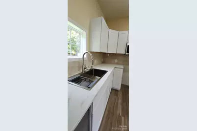 306 E Ratchford Avenue, Gastonia, NC 28054 - Photo 9