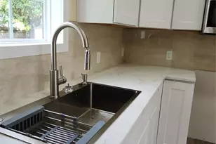 306 E Ratchford Ave, Gastonia, NC 28054 - Photo 9