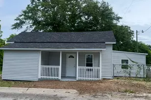 39 E White St, Chester, SC 29706 - Photo 1