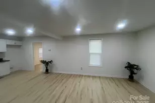 39 E White St, Chester, SC 29706 - Photo 3