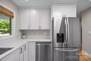 123 Carriage Walk Ln, Hendersonville, NC 28791 - Photo 11