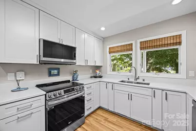 123 Carriage Walk Lane, Hendersonville, NC 28791 - Photo 9