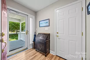 123 Carriage Walk Ln, Hendersonville, NC 28791 - Photo 3