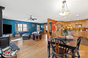 23 Hunting Ldg Dr, Black Mountain, NC 28711 - Photo 5