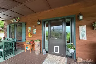 394 Hummingbird Ln, Elk Park, NC 28622 - Photo 5