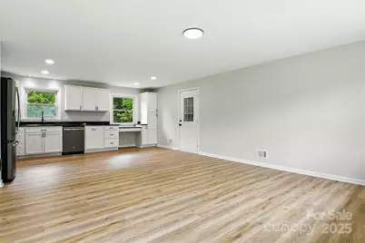 1837 6th Avenue NW, Hickory, NC 28601 - Photo 9