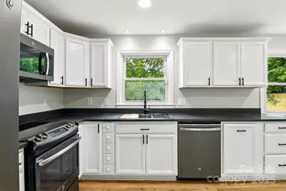 1837 6th Avenue NW, Hickory, NC 28601 - Photo 13