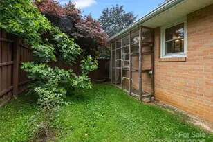 107 Edgehill Rd, Hendersonville, NC 28739 - Photo 11