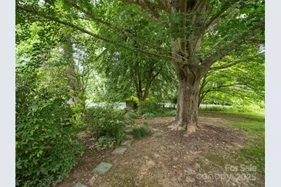 107 Edgehill Road, Hendersonville, NC 28739 - Photo 13