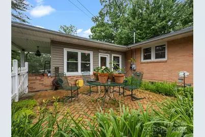 107 Edgehill Road, Hendersonville, NC 28739 - Photo 5