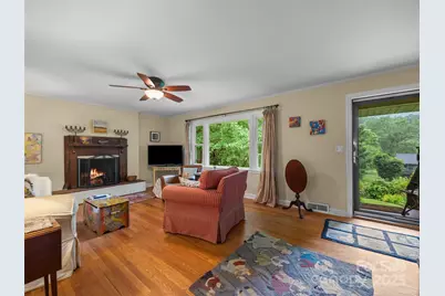 107 Edgehill Road, Hendersonville, NC 28739 - Photo 29