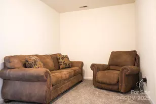 14411 Glendon Hall Ln, Charlotte, NC 28262 - Photo 17