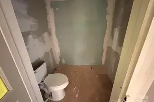 235 Jefferson Street E, York, SC 29745 - Photo 9