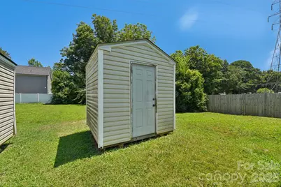3420 Kentucky Avenue, Charlotte, NC 28216 - Photo 9