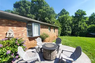 2104 Farmbrook Dr, Statesville, NC 28625 - Photo 35