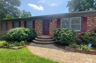 2104 Farmbrook Dr, Statesville, NC 28625 - Photo 3