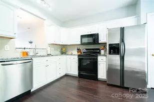 9511 Lina Ardrey Ln, Charlotte, NC 28277 - Photo 3