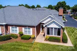 8538 Highland Glen Dr, Charlotte, NC 28269 - Photo 3