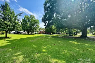 300 Blackmon St S, Bethune, SC 29009 - Photo 43