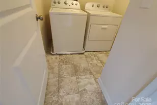 11148 Kanturk Ct, Charlotte, NC 28213 - Photo 13