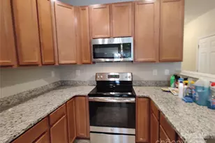 11148 Kanturk Ct, Charlotte, NC 28213 - Photo 7