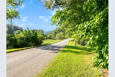 000 Old Town Way, Hendersonville, NC 28739 - Photo 1