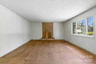 324 Whispering Hills Dr, Hendersonville, NC 28792 - Photo 13