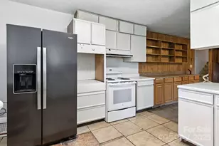 324 Whispering Hills Dr, Hendersonville, NC 28792 - Photo 3