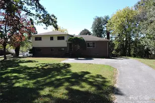 324 Whispering Hills Dr, Hendersonville, NC 28792 - Photo 1