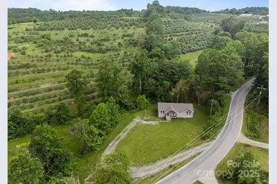 458 Summer Road, Hendersonville, NC 28792 - Photo 3