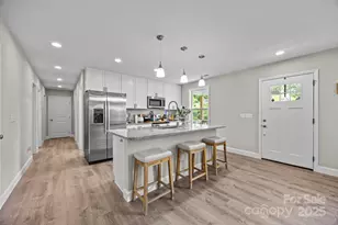 458 Summer Rd, Hendersonville, NC 28792 - Photo 7