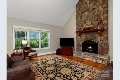 303 S Braeside Court, Asheville, NC 28803 - Photo 17