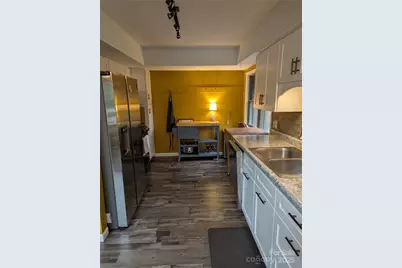 370 Woodland Hills Drive, Elk Park, NC 28622 - Photo 9