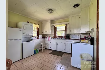 130 N 1st Street, Franklin, NC 28734 - Photo 27