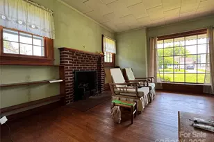 130 N 1st St, Franklin, NC 28734 - Photo 25