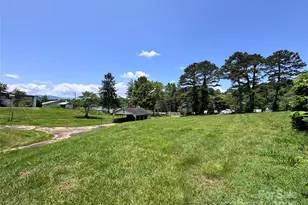 130 N 1st St, Franklin, NC 28734 - Photo 17