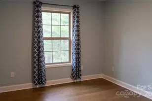 286 Foxcroft Dr, Asheville, NC 28806 - Photo 9