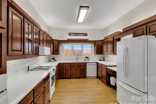 28 Mountain Breeze Dr, Maggie Valley, NC 28751 - Photo 13