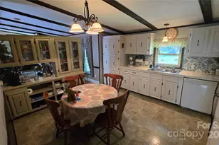 5832 Thompson Rd, Charlotte, NC 28216 - Photo 21