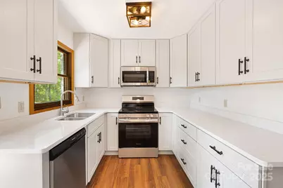 285 Fairway Loop #7, Burnsville, NC 28714 - Photo 11