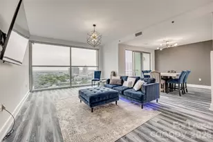 333 W Trade St, Charlotte, NC 28202 - Photo 3