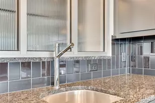 333 W Trade St, Charlotte, NC 28202 - Photo 15