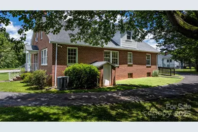 1520 21st Avenue NE, Hickory, NC 28601 - Photo 11