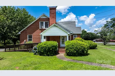 1520 21st Avenue NE, Hickory, NC 28601 - Photo 5